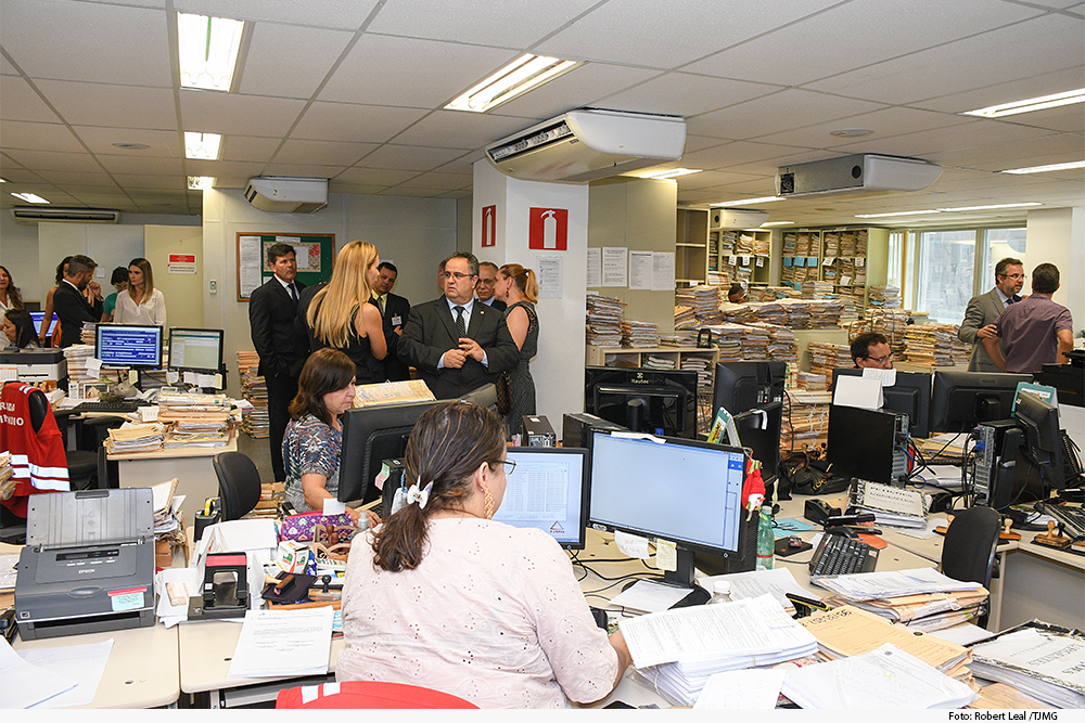 noticia2-presidente-visita-a-centrase.jpg