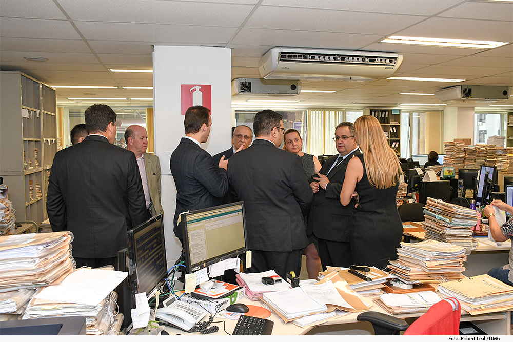noticia3-presidente-visita-a-centrase.jpg