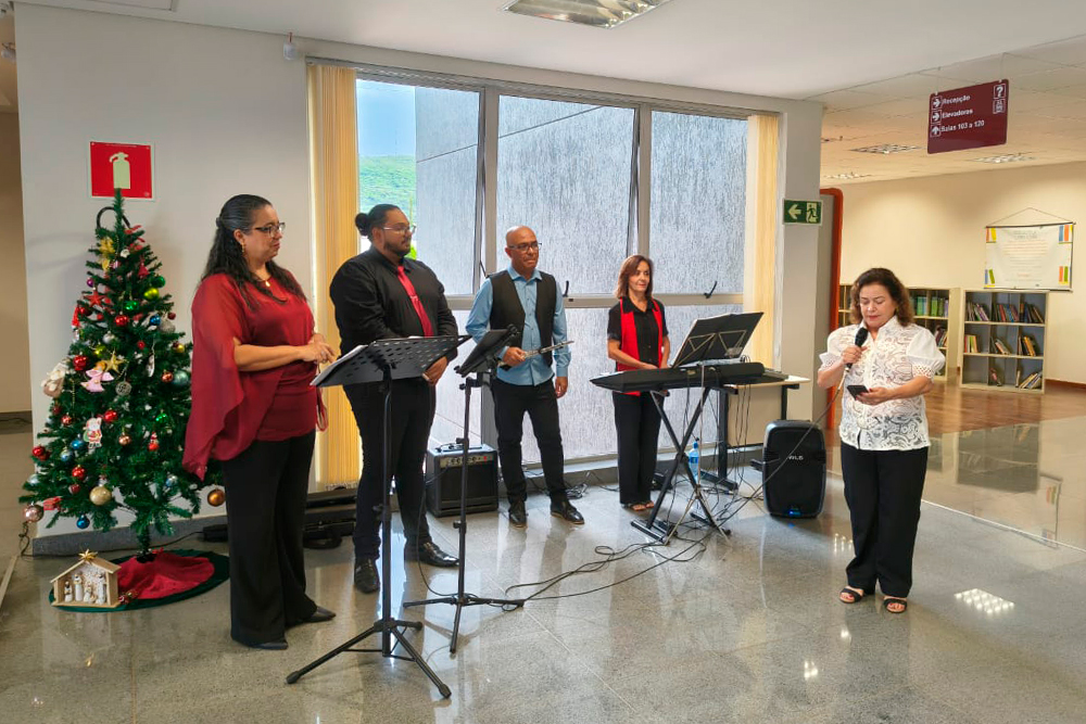 Not 1 Cantata de Natal Comarca de Montes Claros.jpg