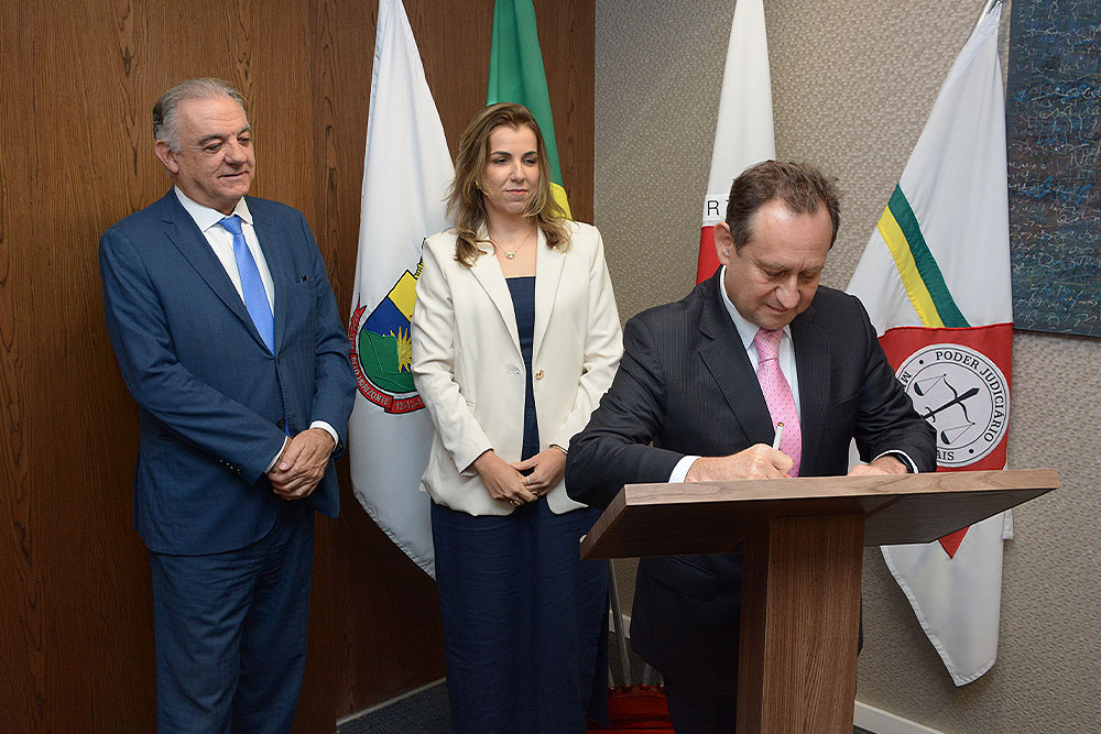 Not---Assinatura-de-cooperacao-tecnica-c-Procuradoria-Federal1.jpg