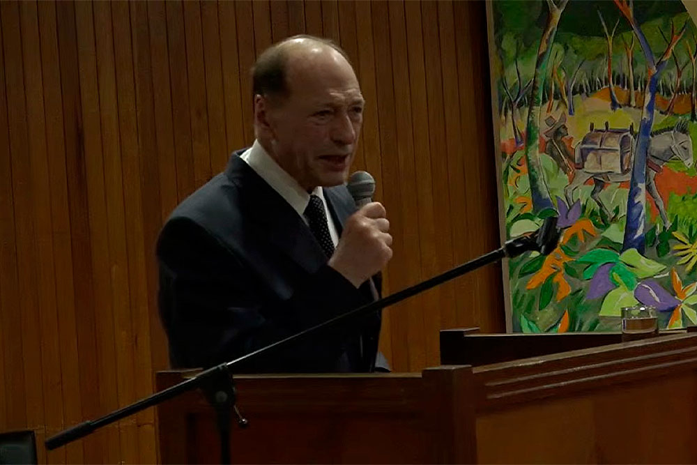 Not---Titulo-de-Dr-Honoris-Causa-ao-prof-Eugenio-Raul-Zaffaroni4.jpg