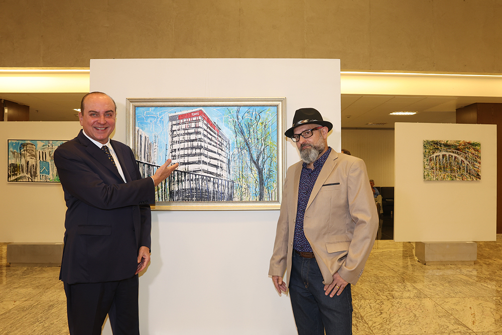 Not 5 Abertura da Exposicao James Amin.jpg