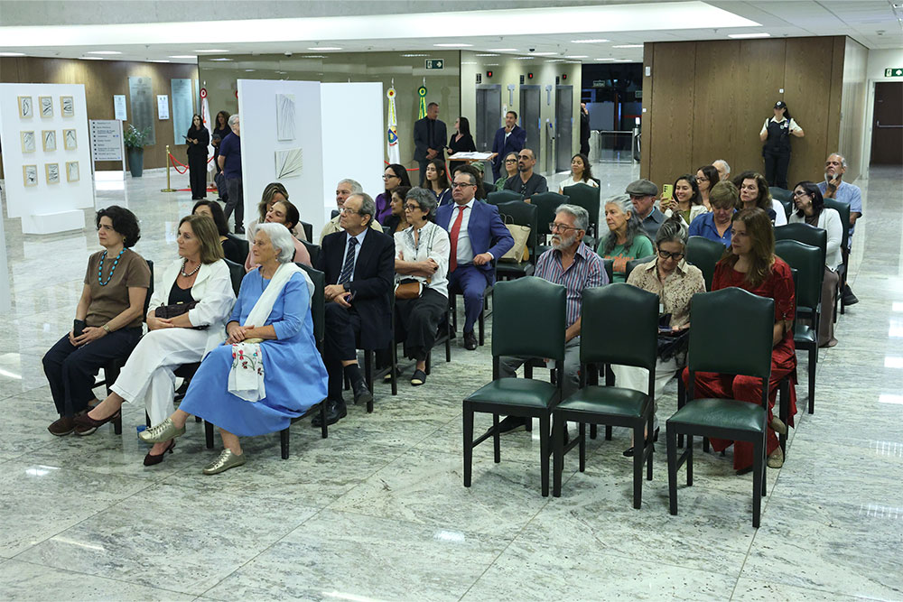 Not-TJMG-Cultural.-Abertura-da-exposicao-BIOgrafia.-Artista-Monica-Sartori-1.jpg