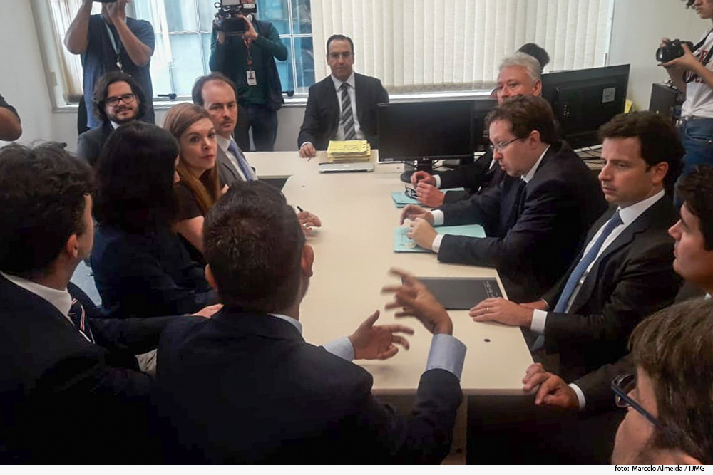 noticia3-audiencia-vale.jpg