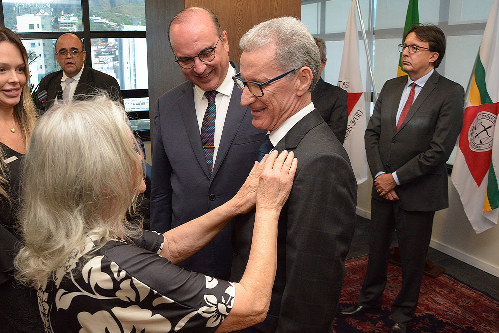 Not---posse-do-juiz-Luiz-Gonzaga-Silveira-Soares-como-desembargador4.jpg