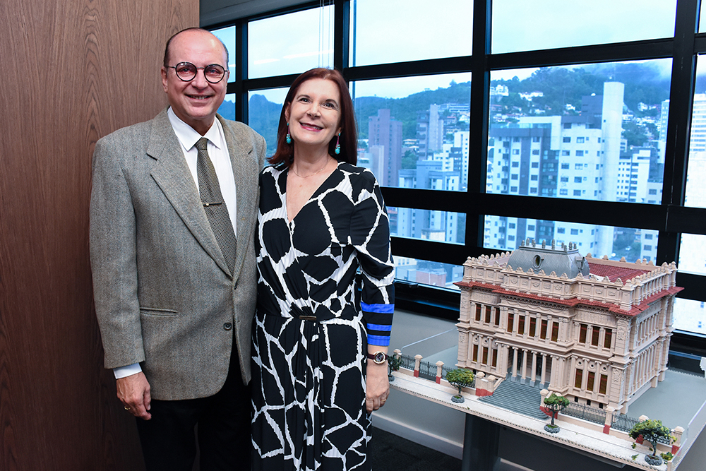 Not---Pr-recebe-a-visita-da-Ministra-Maria-Elizabeth_-do-STM._1.jpg