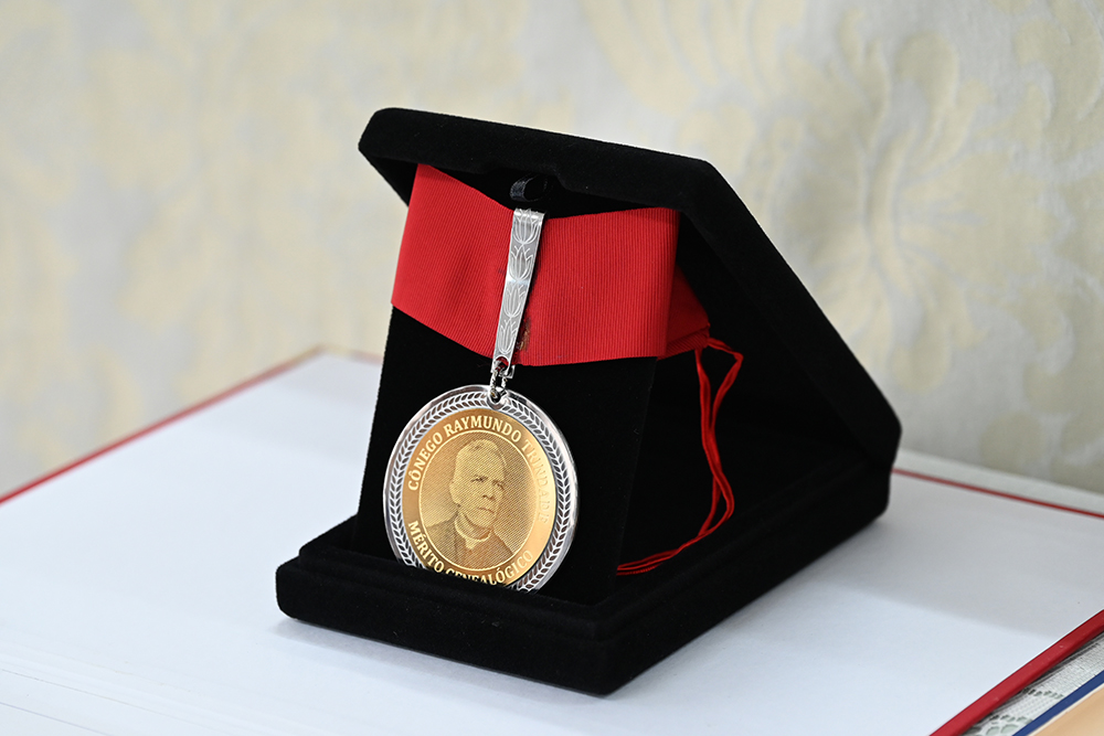 Not-5---Medalha-Conego-Raymundo-Trindade.jpg
