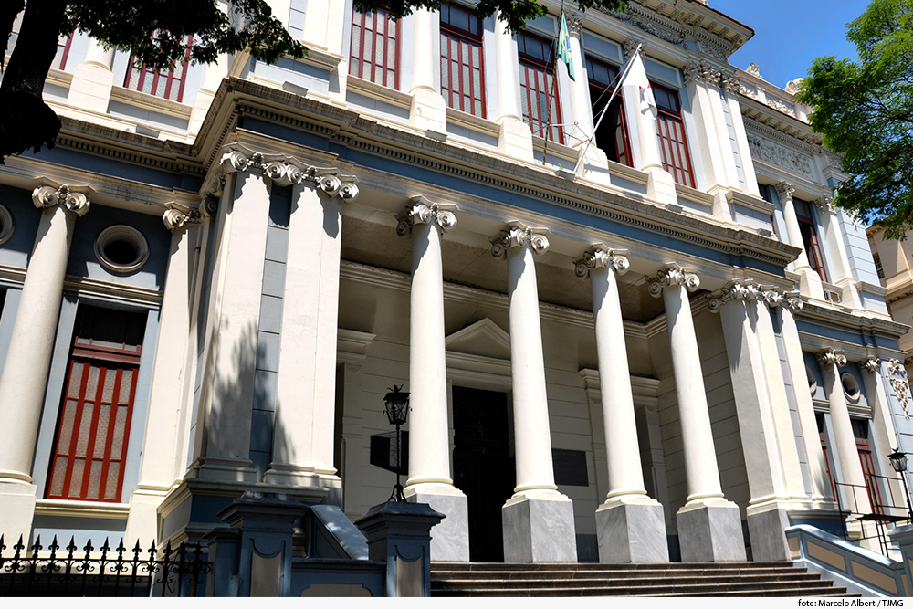 Fachada frontal do Palácio da Justiça