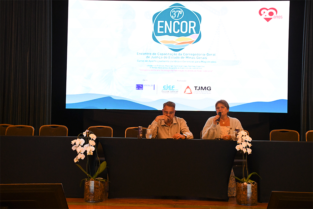 Not-37ENCOR-Encerramento-DesLuchesi-DesaKarin.jpg