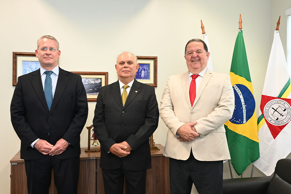 Not-1---Reuniao-Des.-Saulo-Versiani-com-o-Vice-diretor-FGV-e-Des.-Tiago-Pinto.jpg