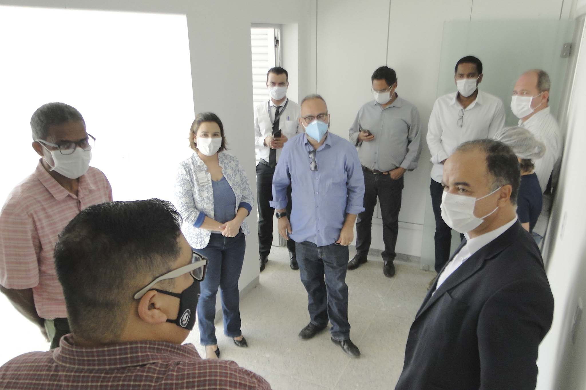 noticia juiz visita laboratorio _8_.jpg