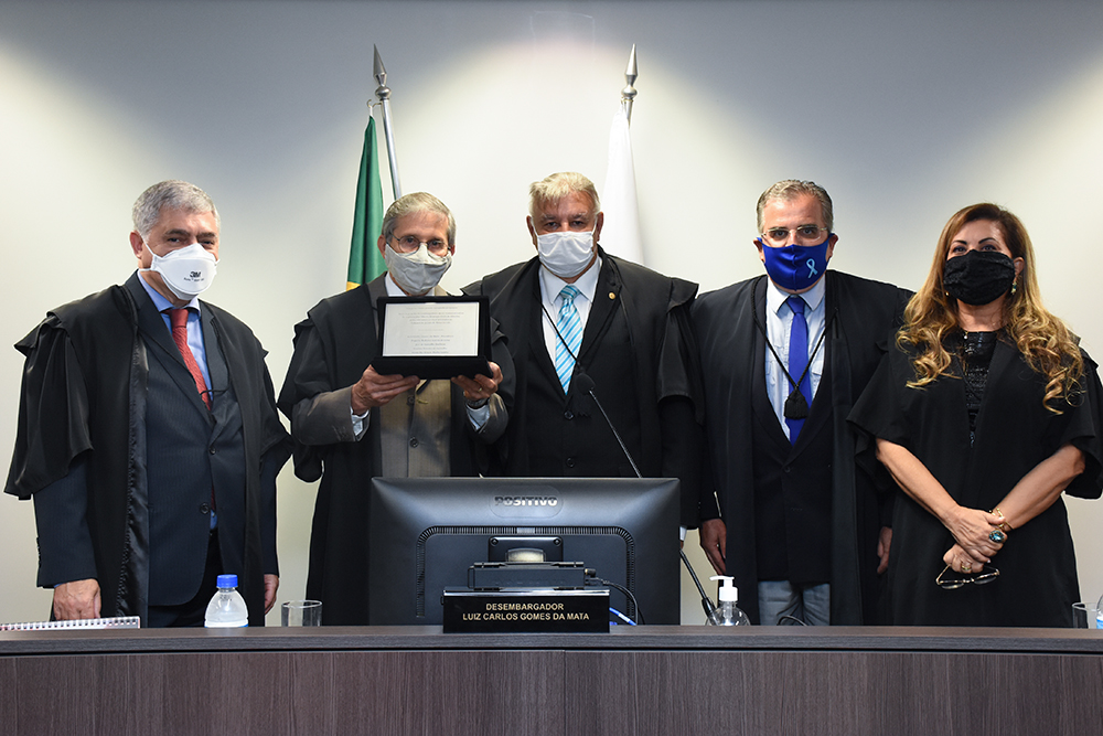 not--despedida-des-alberto-henrique-COLEGAS-DE-CAMARA-ENTREGAM-PLACA----02.jpg