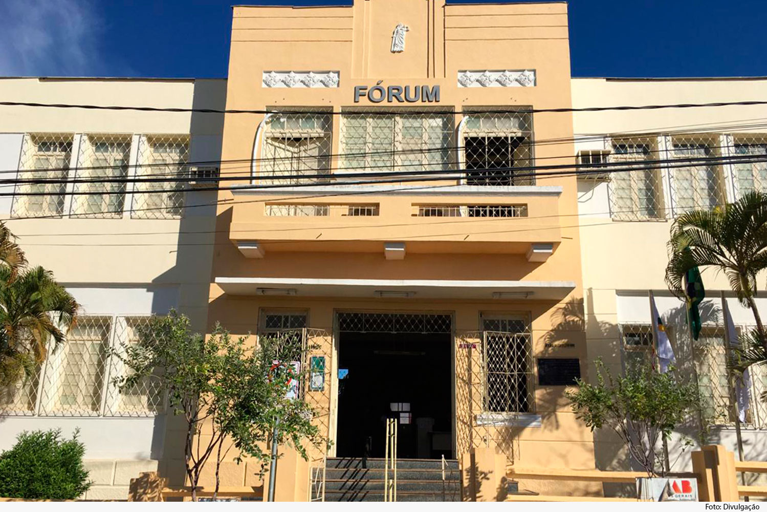 Fachada do Fórum de Salinas