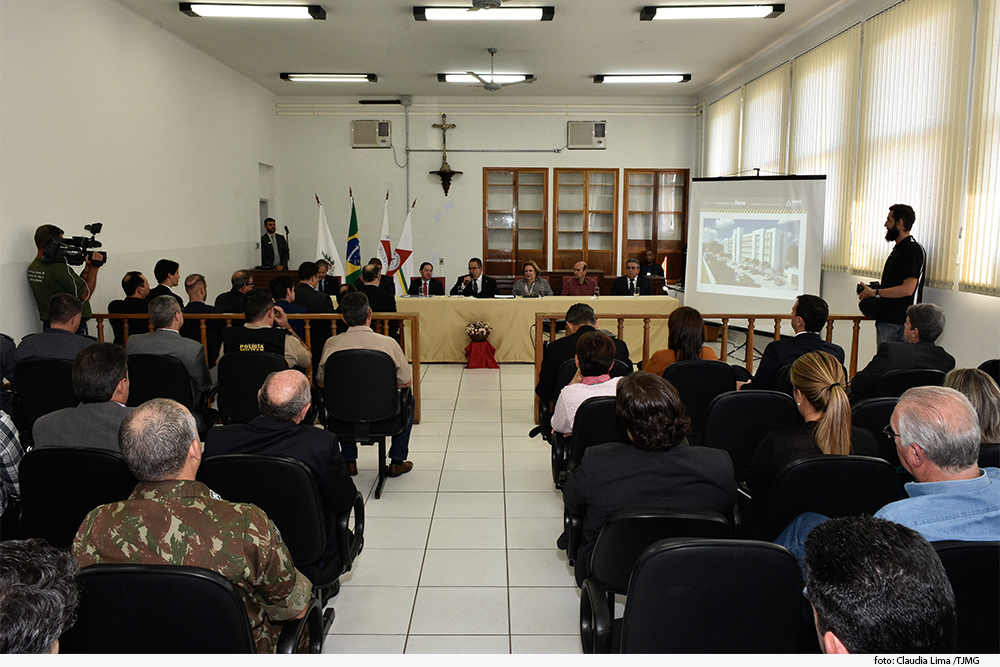 noticia02--visita-Araxa.jpg