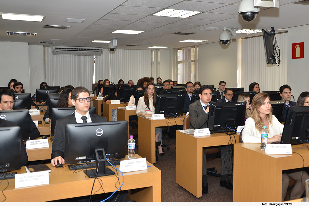 noticia03_-evento-novos-promotores-mpmg-21-05-19.jpg