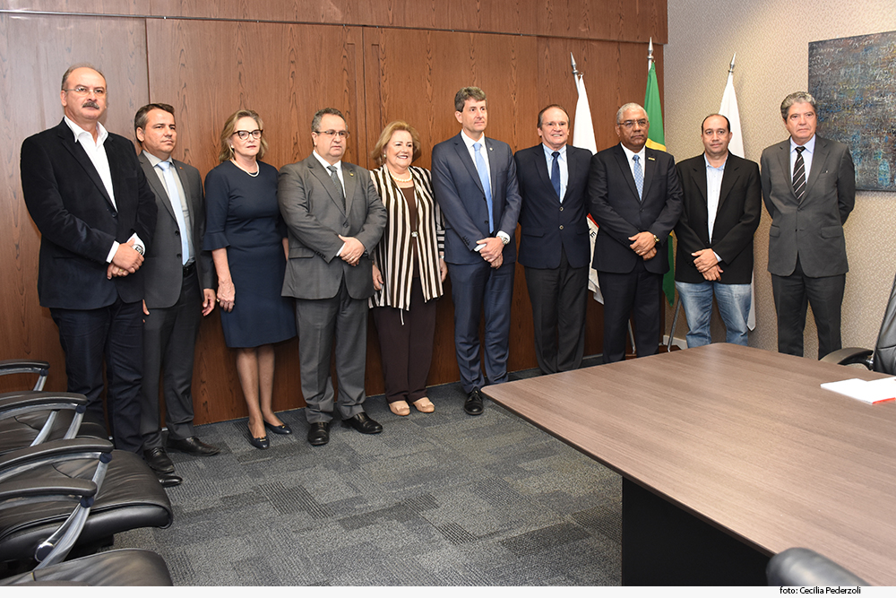 notIicia---assinatura-de-acordo-com-municipios.jpg