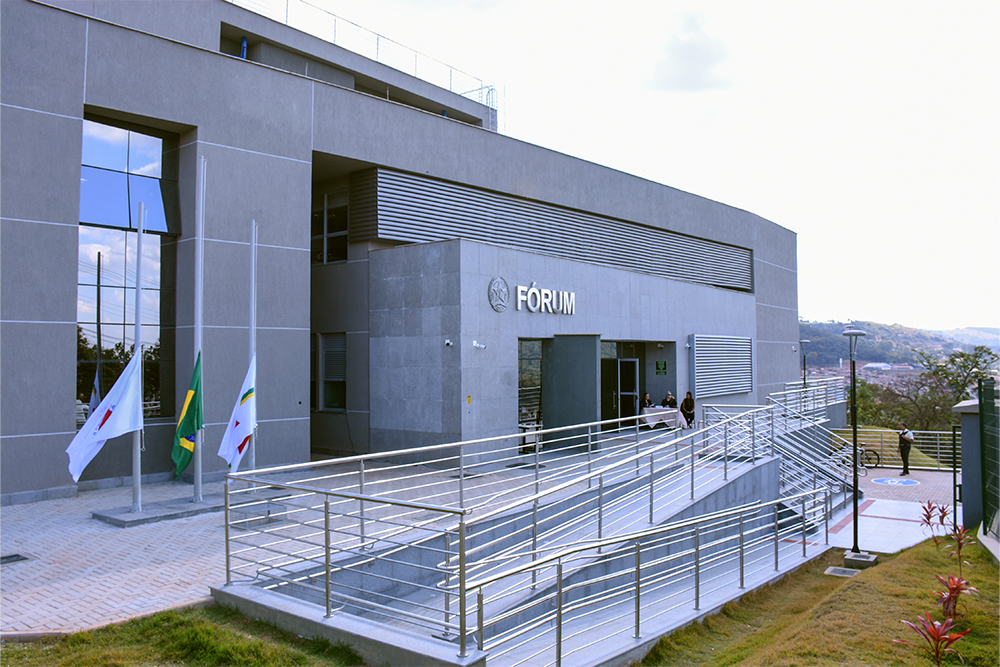 Not--Inauguracao-do-forum-de-Mateus-Leme.1.jpg