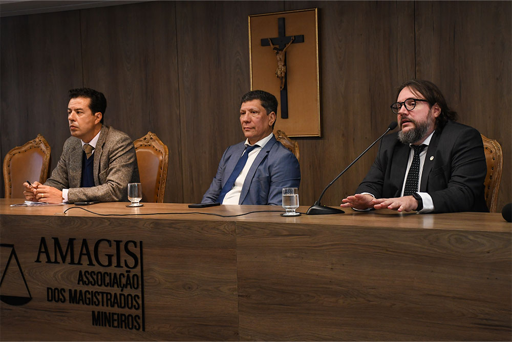 Not-A-Justica-no-Espelho-das-Artes-DesFernando-DrRichardson-DrMarcelo.jpg