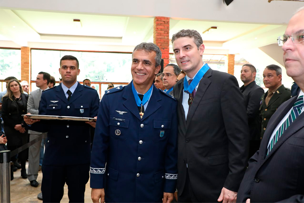 Not---Entrega-Medalha-Santos-Dumont3.jpg