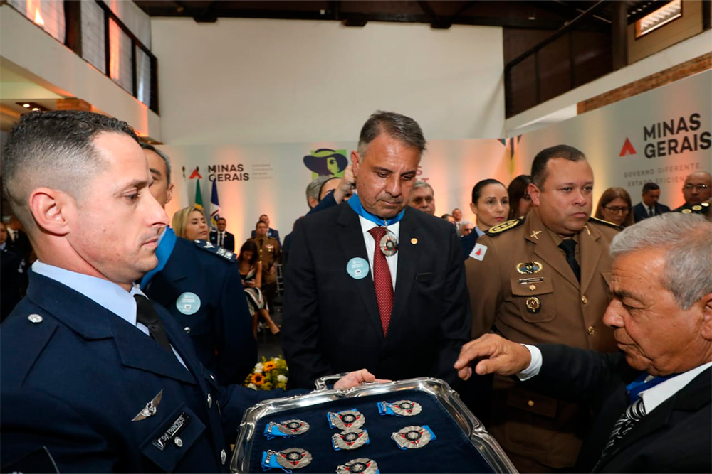 Not---Entrega-Medalha-Santos-Dumont4.jpg