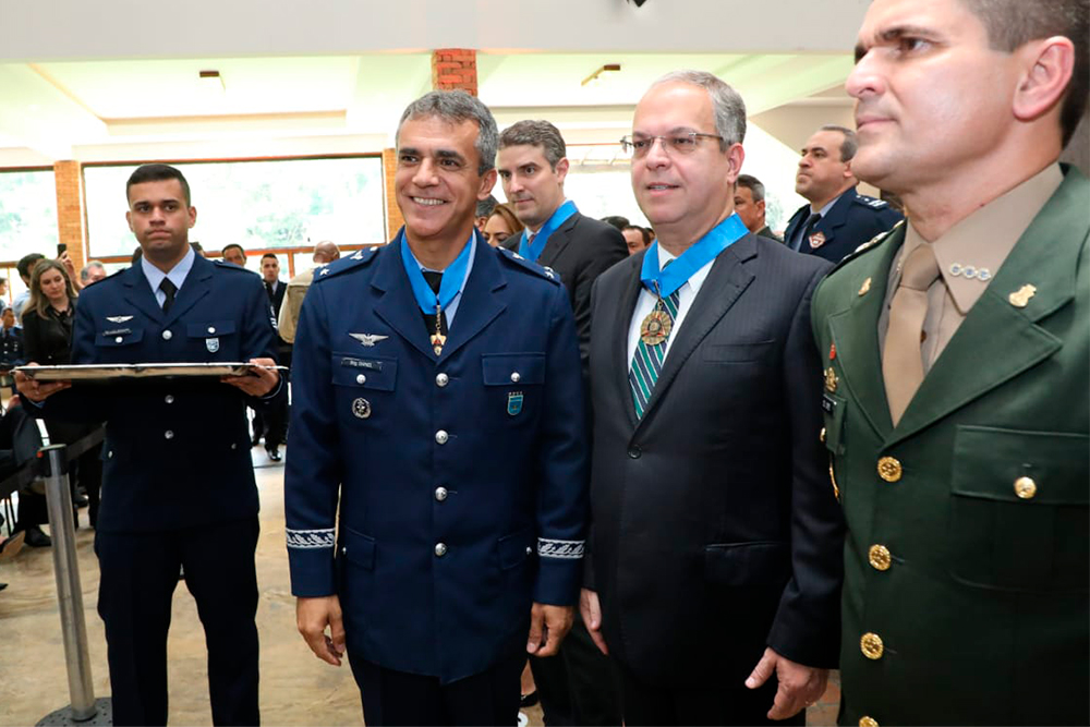 Not---Entrega-Medalha-Santos-Dumont10.jpg