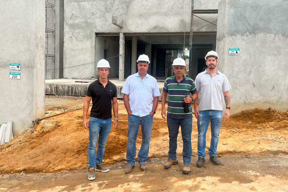 Not-1---Visita-Des.Estevao-Lucchesi-em-Inhapim.jpg