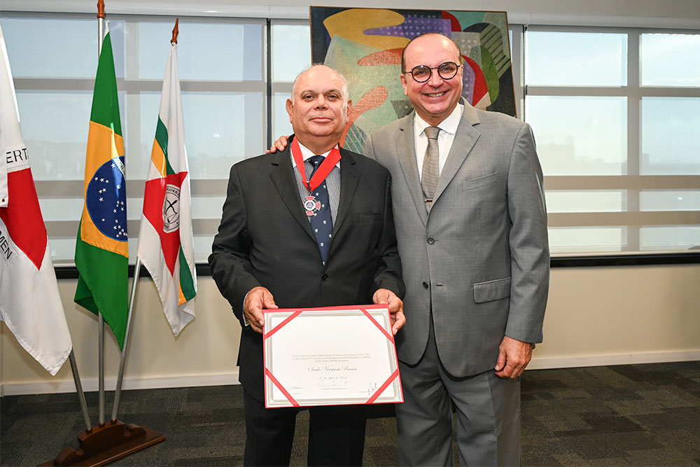 Not-2---Entrega-de-Medalha-Des.-Saulo-Versiani-Penna.jpg