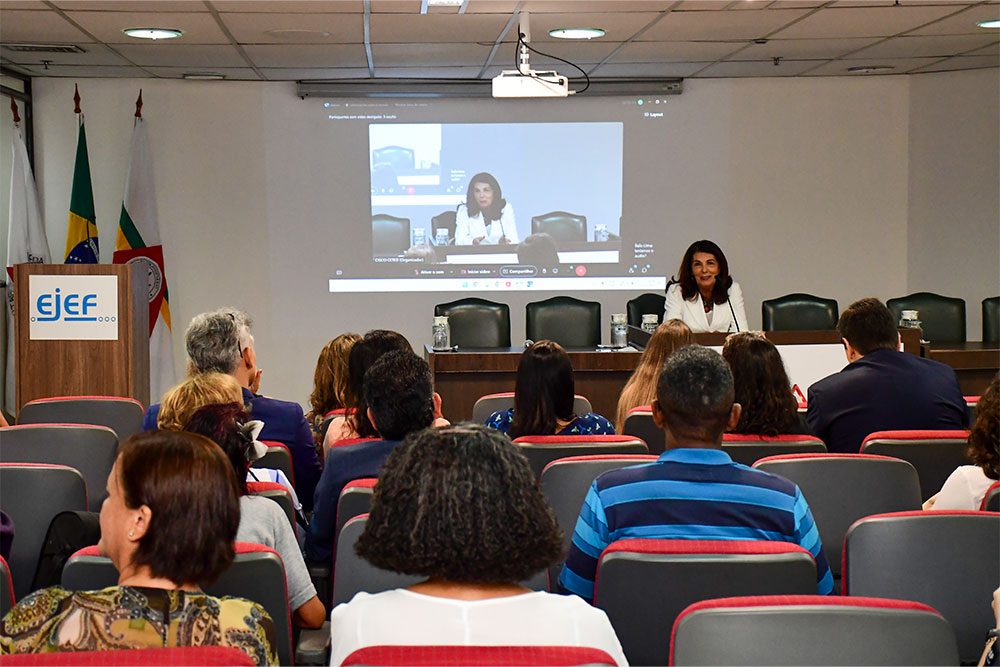 RESPONSABILIDADE SOCIAL . EGRESSOS E PRE-EGRESSOS . - CECILIA PEDERZOLI.jpg