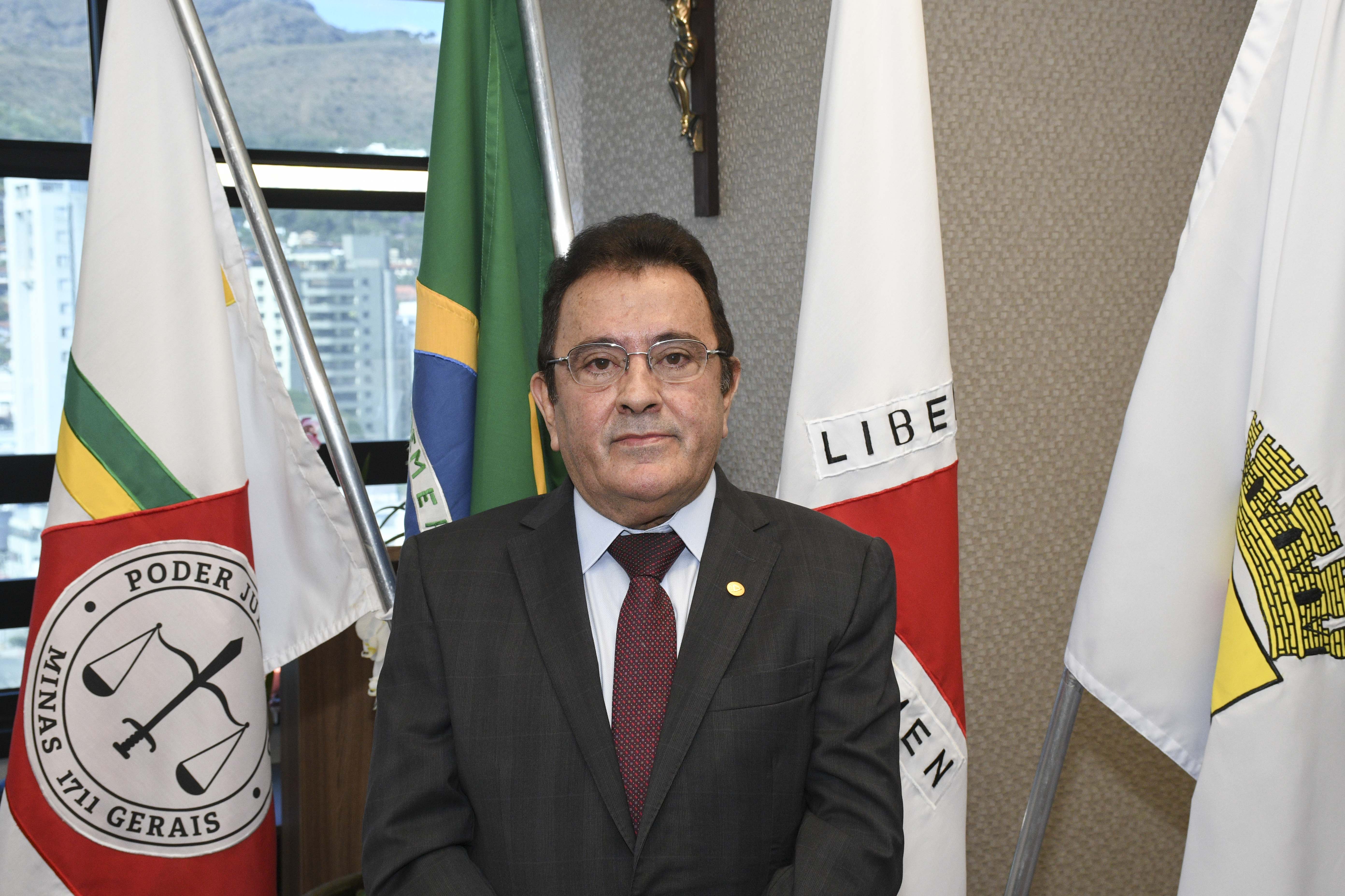 Des Jose Eustaquio - f Robert Leal.jpg