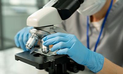 Laboratório deve indenizar motorista por resultado falso-positivo em exame toxicológico