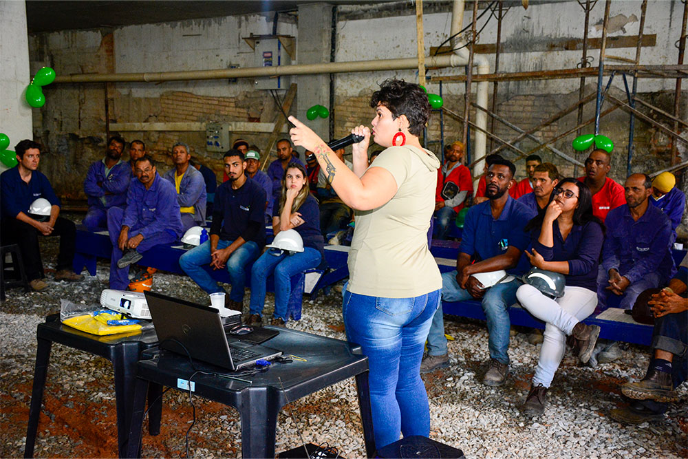 27 - Violencia contra a Mulher Palestras em canteiros de obras. Foto Riva Moreira.jpg