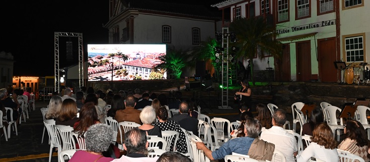 Evento contou com apresentação da Orquestra Jovem, executando músicas do século XVIII