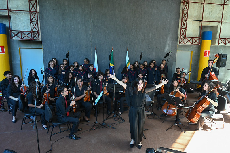 Orquestra e coral - posse rainha da sucata - baixa - foto Glaucia Rodrigues _1_.jpg