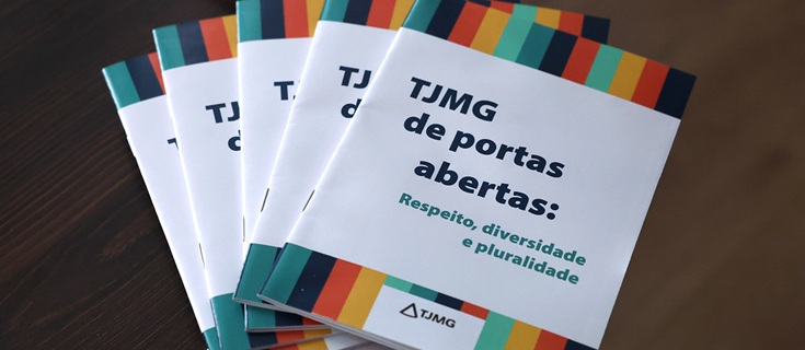 Publicação que dissemina boas práticas de atendimento é apresentada no Fórum de Vespasiano